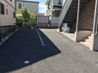 車をお持ちの方に嬉しい駐車場付きの物件です
