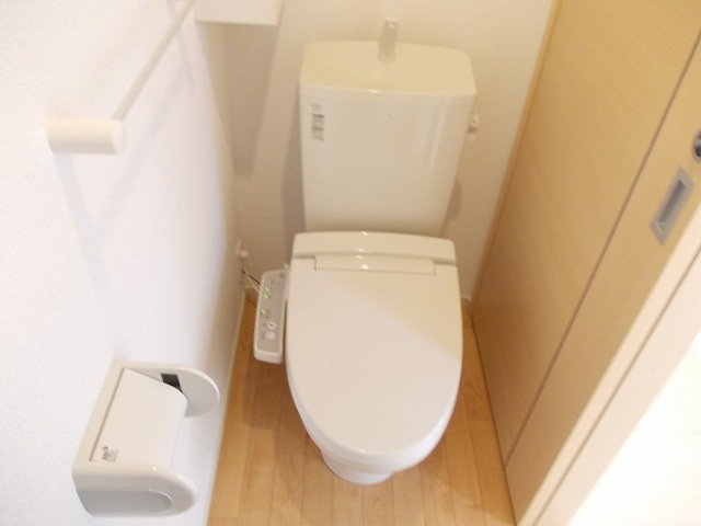 ゆったりとした空間のトイレです