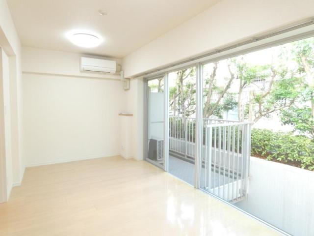 アーバンフラッツ目黒本町の居間・リビング|※別部屋参考写真