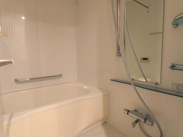 アーバンフラッツ目黒本町の浴室|※別部屋参考写真