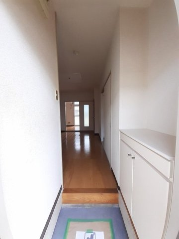 収納もある玄関です