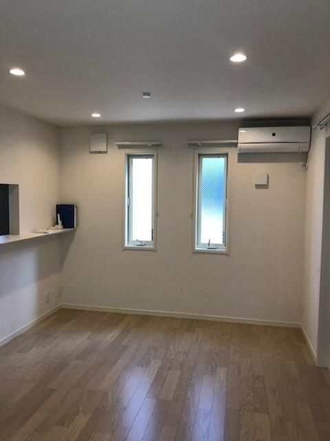 喜多見９丁目戸建の居間・リビング