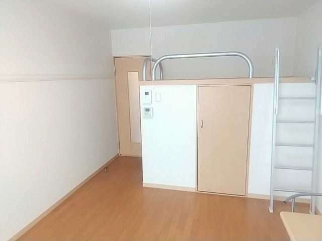 こちらのリビングで趣味の時間をお楽しみください