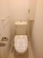 コンパクトで使いやすいトイレです