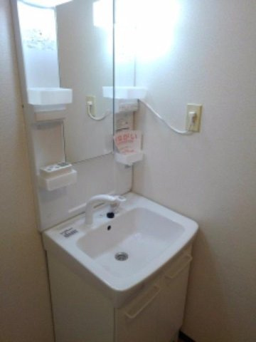 忙しい朝には欠かせない洗面所です