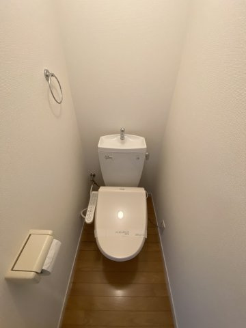 清潔感のあるトイレです