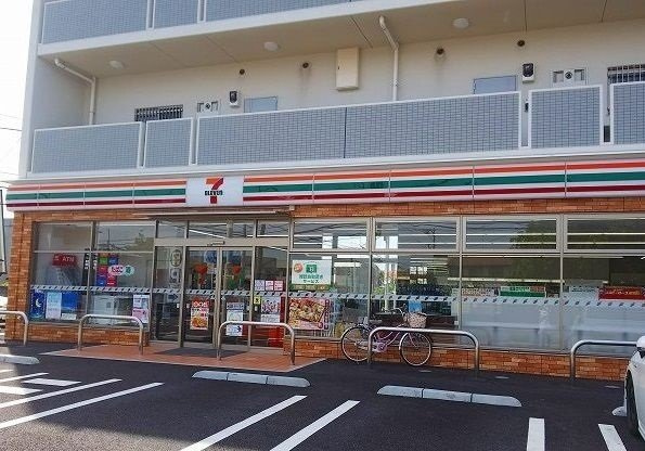 セブンイレブンまで110m