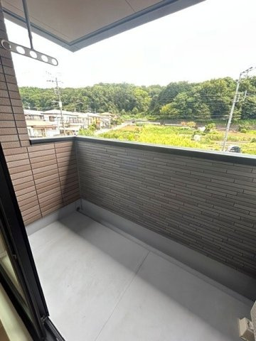 お洗濯にも便利なバルコニー付き