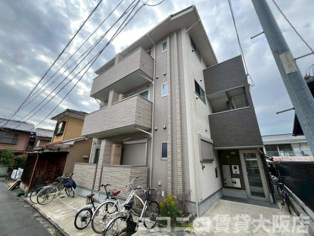 京都市伏見区深草坊町のアパートの外観