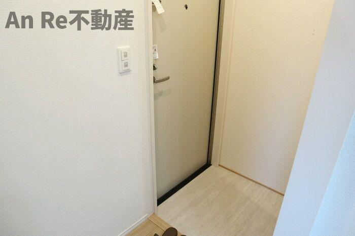 ソレイユ　ラ　コリーヌ東川口の玄関