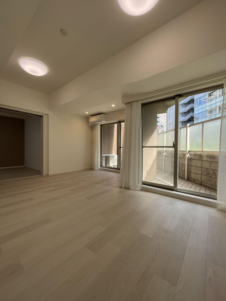 プロスペクト清澄庭園のバルコニー|バルコニーからの眺めを楽しみながら食事をしませんか