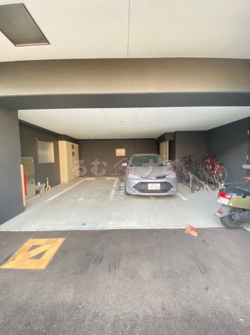 福岡市南区高宮１丁目の賃貸マンションの駐車場