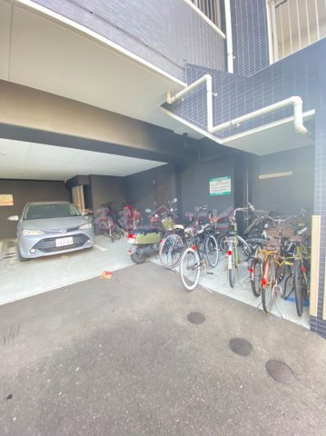 福岡市南区高宮１丁目の賃貸マンションの駐車場