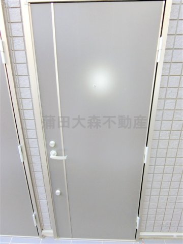 モントーレ糀谷の玄関