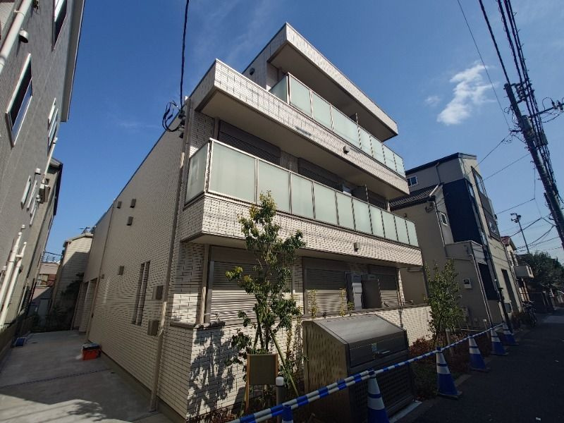 East IM