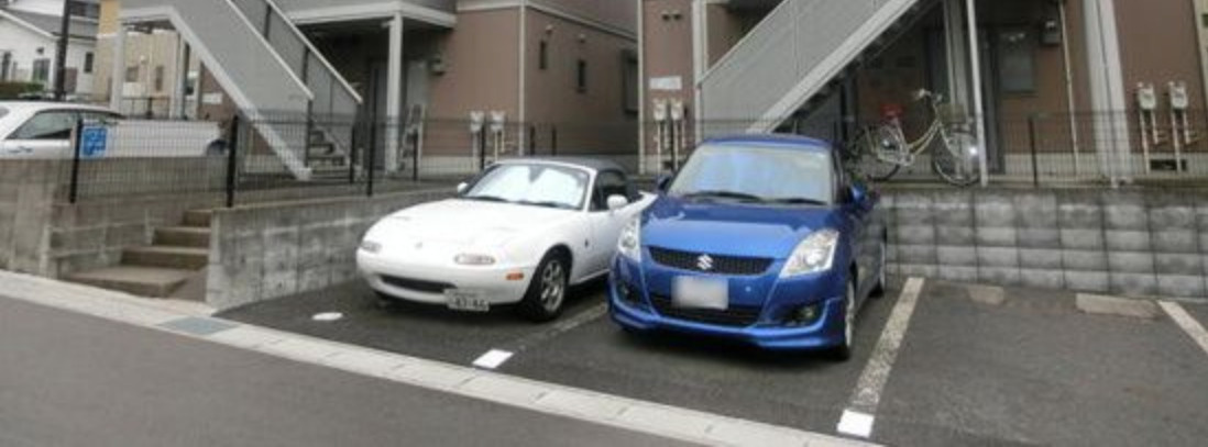 カーサ上ノ台Aの駐車場