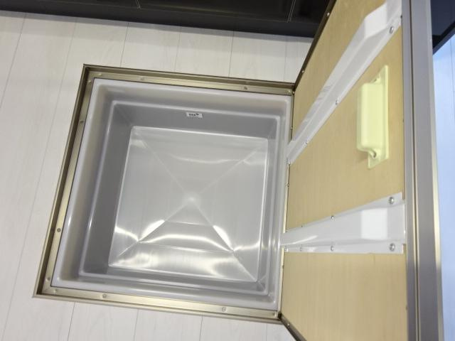 月のテラスの収納|床下収納