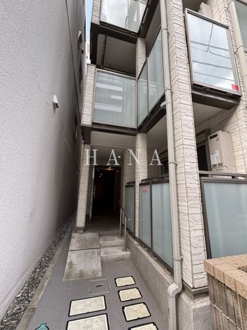 クレイノ根岸のエントランス