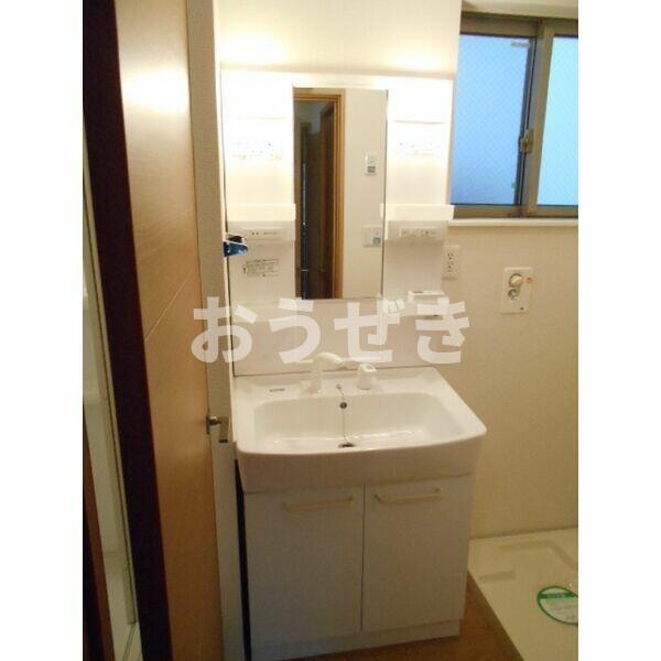 ４ＲＥＳＴ１１（フオ－レストイレブン）の洗面所