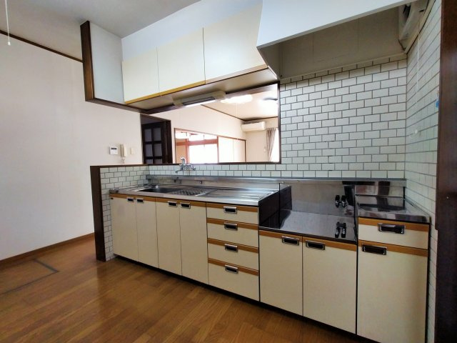 若竹台４LDK戸建のキッチン