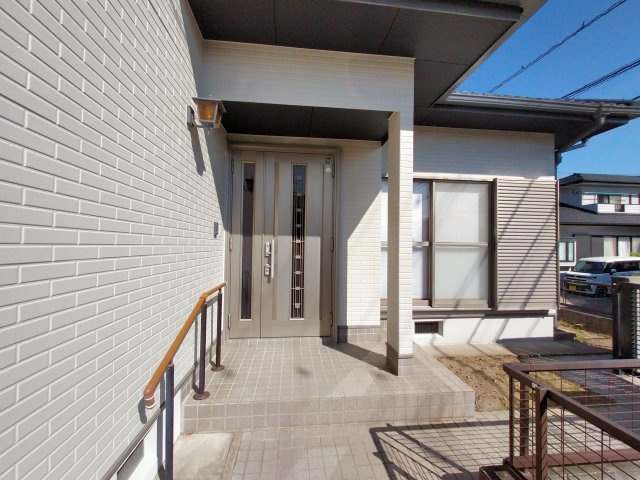 若竹台４LDK戸建の玄関