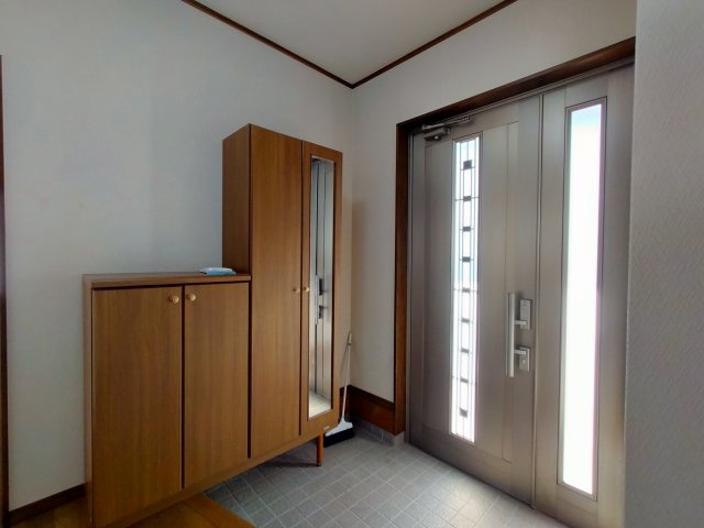 若竹台４LDK戸建の玄関