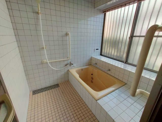 若竹台４LDK戸建の浴室