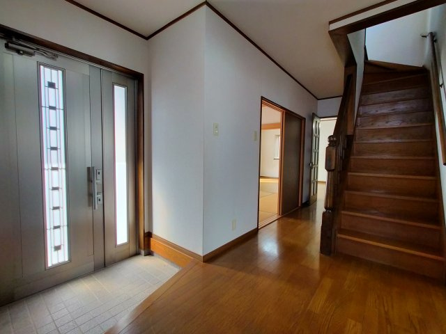 若竹台４LDK戸建の玄関