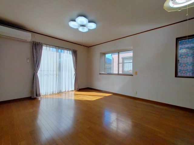 若竹台４LDK戸建の洋室
