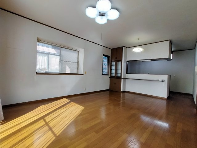 若竹台４LDK戸建の居間・リビング