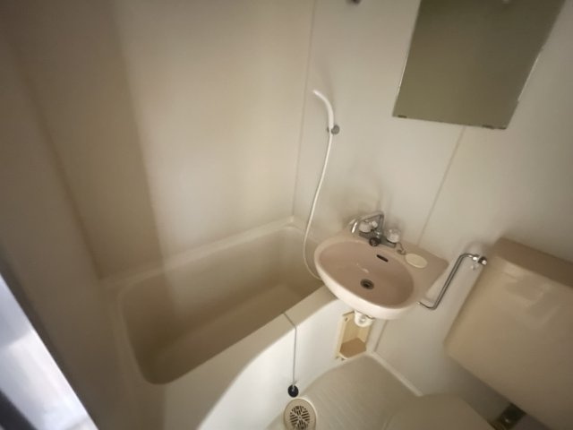 寝屋川市香里北之町のアパートの浴室