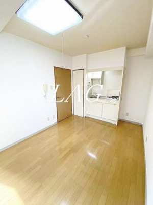 【居間・リビング】 | 浜屋ビル | 洋室のお部屋です。