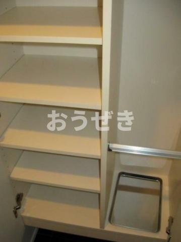 ＡＸＡＳ千鳥町アジールコートＳｔａ．の収納
