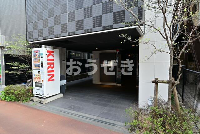 ＡＸＡＳ千鳥町アジールコートＳｔａ．のエントランス