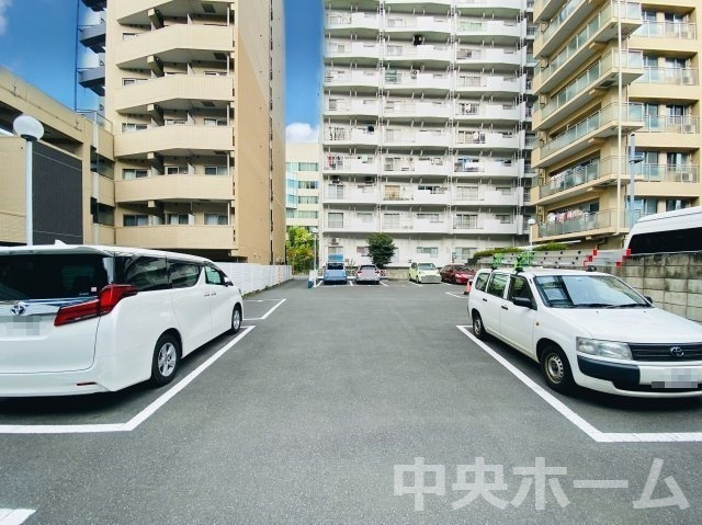 小名木川ハウスの駐車場|【敷地内駐車場】最新の空き状況や費用などの詳細は担当スタッフまでお問い合わせください。