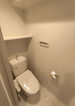 リヴシティ住吉のトイレ|落ち着いた色調のトイレです