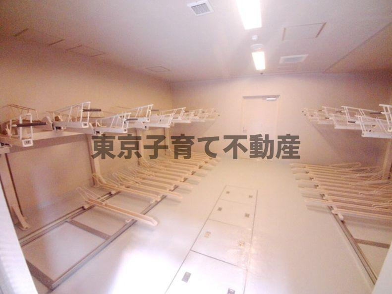 パークアクシス上野松が谷の駐車場