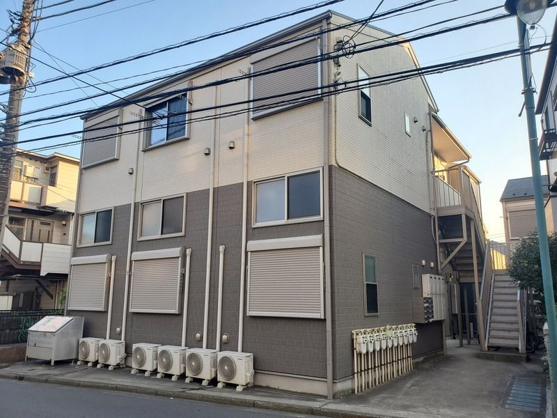 ウィンガーデン川和町Ｃ棟の外観