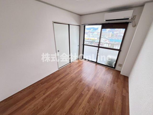 シャルマン加美東の洋室