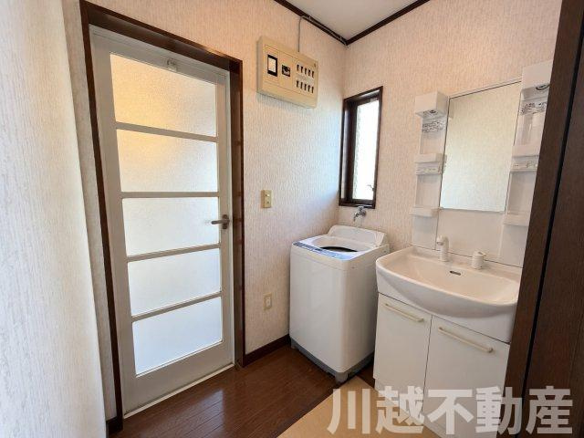 閑静な住宅地　4LDK全居室6帖以上の独立洗面台