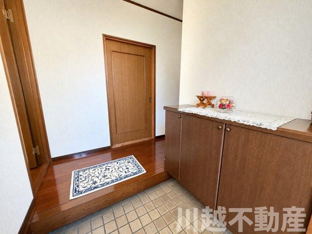 閑静な住宅地　4LDK全居室6帖以上の玄関