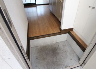 ＨＯＵＳＥ　ＨＩＲＡＩＷＡ　の玄関
