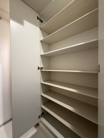 杉並区成田東５丁目の中古マンションの収納|シューズボックス