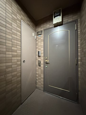 杉並区成田東５丁目の中古マンションの玄関