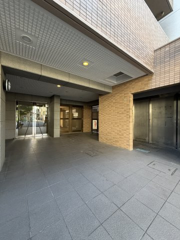 杉並区成田東５丁目の中古マンションのエントランス