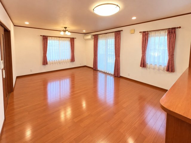 山武郡芝山町新井田　中古戸建の居間・リビング