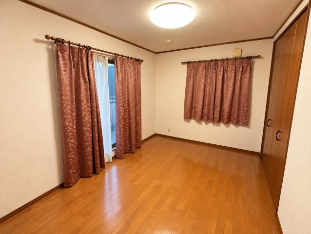 山武郡芝山町新井田　中古戸建の洋室