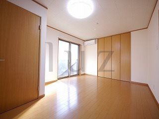 ルーチェヨコハマの居間・リビング