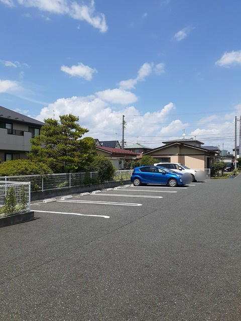 ヴィラパーチェの駐車場