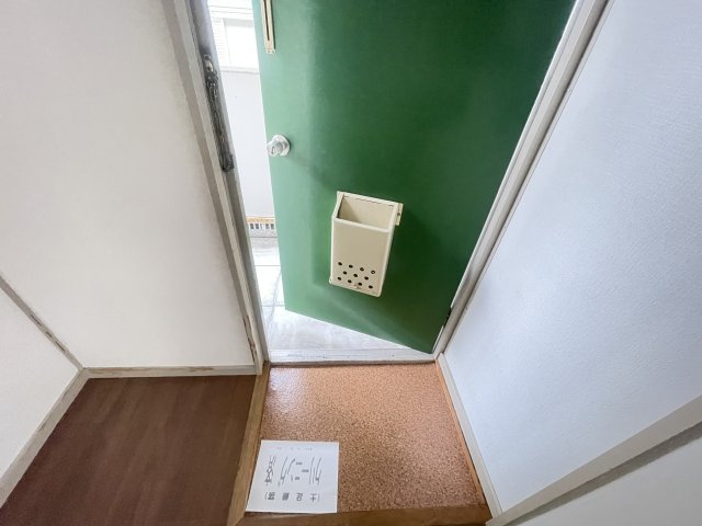 寝屋川市境橋町のアパートの玄関